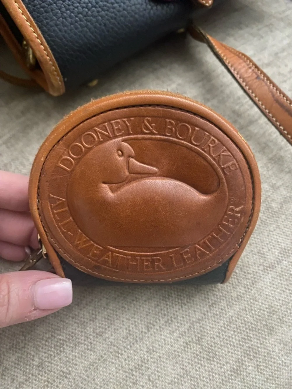 Vintage Dooney & Bourke Tan Leather Coin Pouch - Picture 1 of 12
